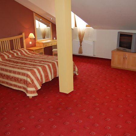 Complex Brashlyan Hotel Tryavna Exterior photo