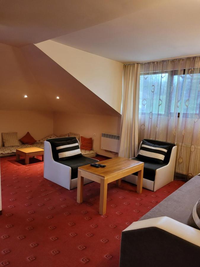 Complex Brashlyan Hotel Tryavna Exterior photo