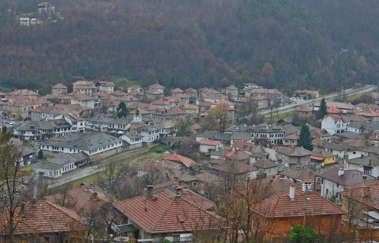 Complex Brashlyan Hotel Tryavna Exterior photo