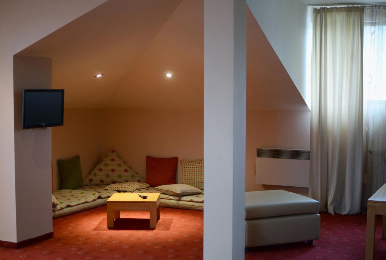 Complex Brashlyan Hotel Tryavna Exterior photo